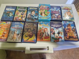 12 Películas VHS Disney y Animadas