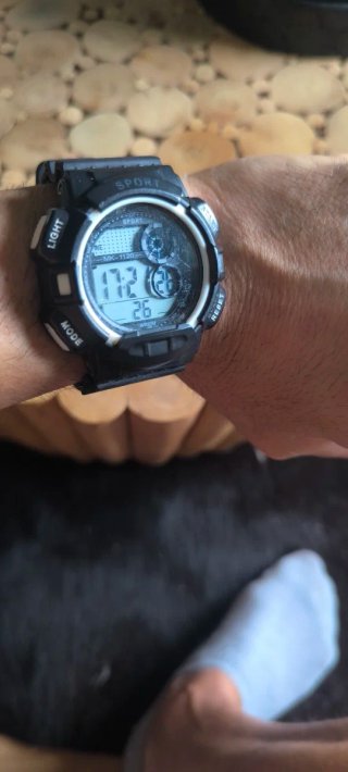 Reloj SKMEI estilo G-Shock Negro