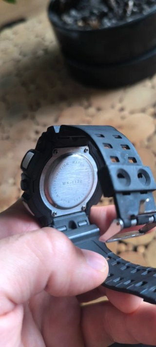 Reloj SKMEI estilo G-Shock Negro