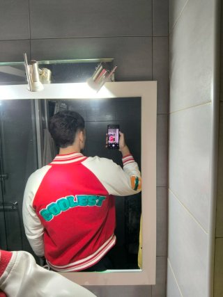 Chaqueta Bomber Bershka Roja y Blanca