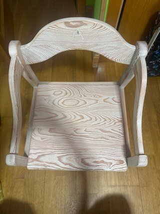 Poltrona in legno massello di pino del marchio Artepino.