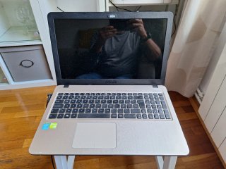 Portátil Asus Intel Core i3 16"