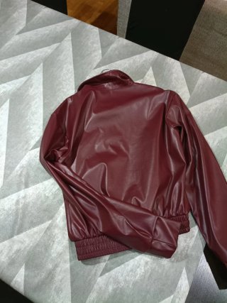 Chaqueta de cuero roja