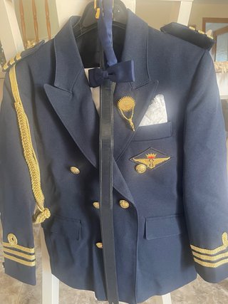Traje de comunión de niño estilo marinero