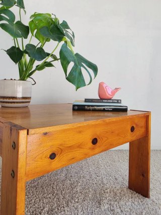 Mesa brutalista de pino | Vintage 70s