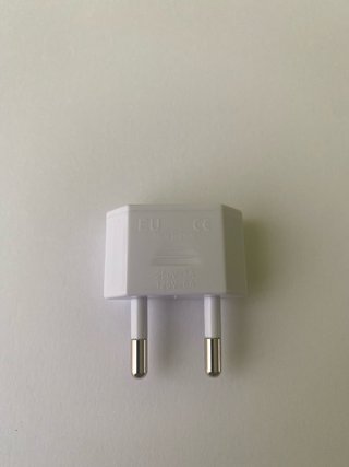Cuatro Adaptadores Enchufe EEUU a Europa