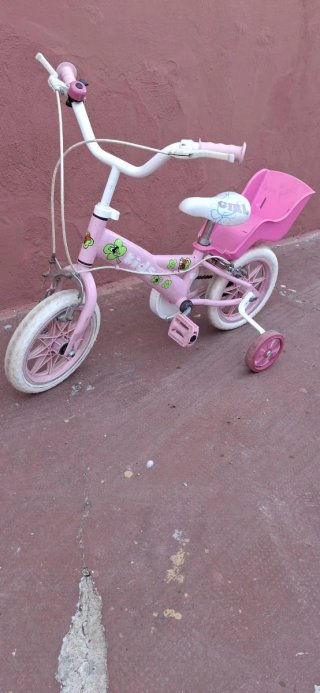 Bicicleta Infantil Rosa con Ruedines