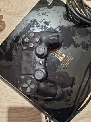 PS4 Edición especial Final Fantasy XV con mando