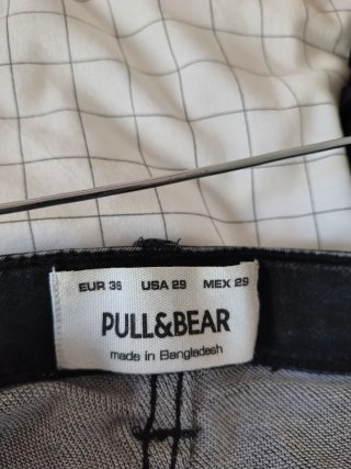 Vaqueros cortos negros Pull&Bear