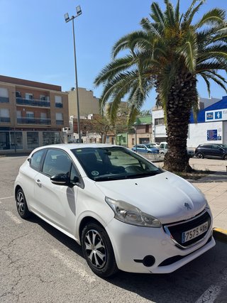 Peugeot 208 2014