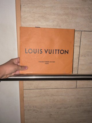 Bolsa de cartón Louis Vuitton