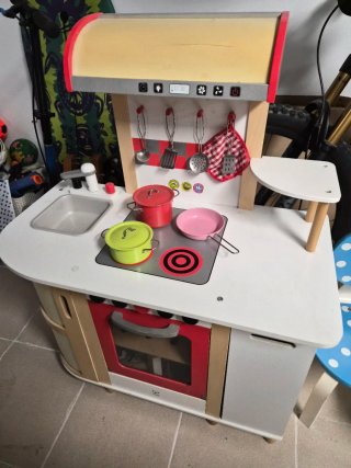 Cocinita de juguete Hape