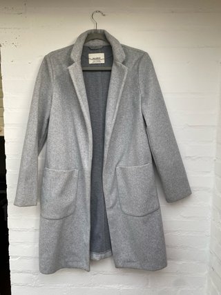 Cazadora Gris Pull&Bear Talla XS.