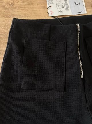 Pantalón Zara negro flare cremallera nuevo