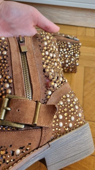 Botines Alma en Pena Talla 37 con Pedrería