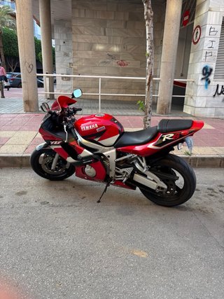 Yamaha R6