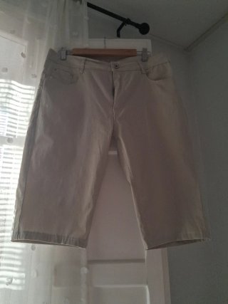 Pantalón pirata beige