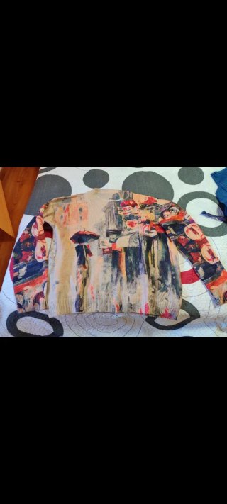 Jersey con Estampado de Siluetas