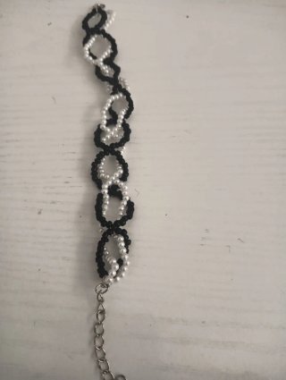 Pulsera artesanal de cuentas
