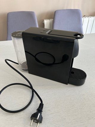 Cafetera Nespresso Essenza Mini Krups