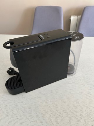 Cafetera Nespresso Essenza Mini Krups