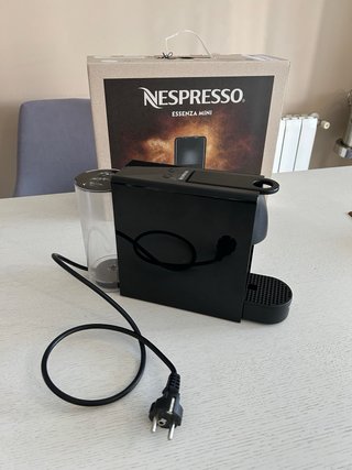 Cafetera Nespresso Essenza Mini Krups