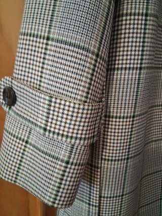 Blazer-Gabardina Corta Cuadros Talla 40