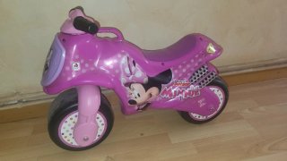 Moto correpasillos Minnie Mouse