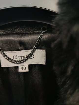 Abrigo de pelo negro Fórmula Joven