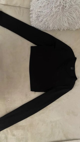 Camisa negra manga larga crop top