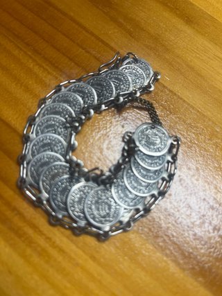 Pulsera de Monedas Plateada Republica S.Mariño