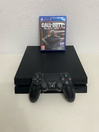PlayStation 4 Nera + Call of Duty Black Ops