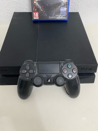 PlayStation 4 Nera + Call of Duty Black Ops