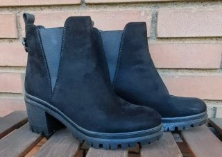 Botines de piel vegana negros