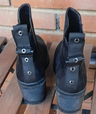 Botines de piel vegana negros