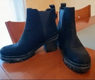 Botines de piel vegana negros