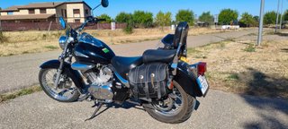 Se vende Suzuki Intruder 250 CC Negra año 2007