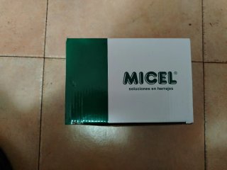 Lote de 25 Caja de Herrajes Micel