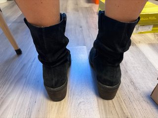 Botines negros de Alpe