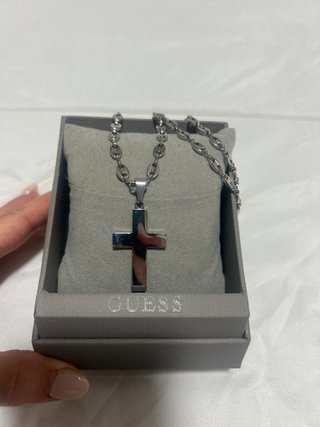 Colgante Cruz y Cadena Guess