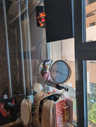 Scrivania in vetro e metallo