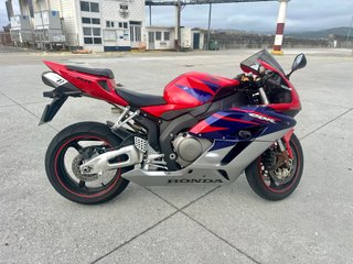 Honda CBR 1000 RR Fireblade 2005