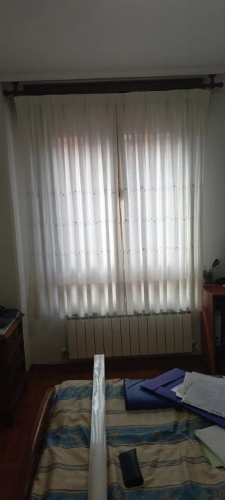 Cortinas de riel blancas de tela