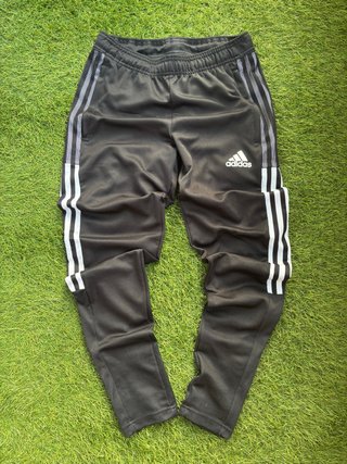 Pantalón deportivo adidas negro