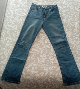 Pantalón vaquero flare azul