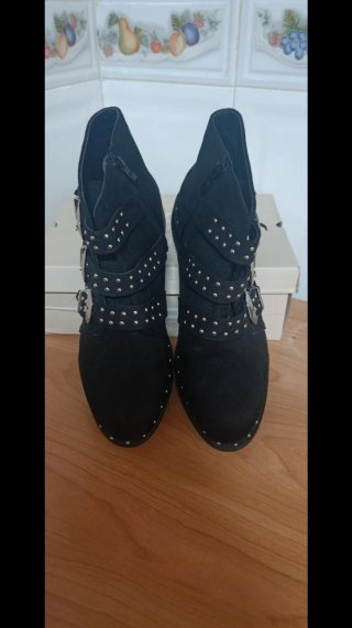 Botines Negros con Hebillas Talla 40