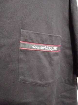 Camiseta Negra Alexander McQueen Bolsillo