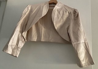 Chaquetilla fiesta beige