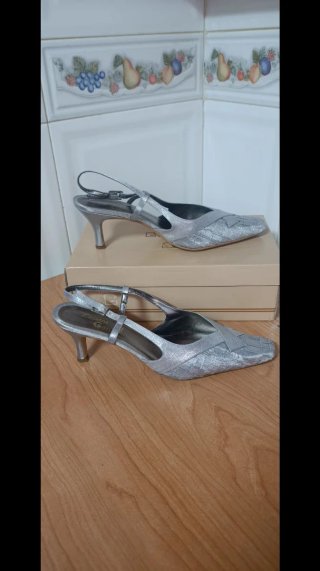 Zapatos de tacón Giosseppo plateados