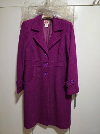 Abrigo de paño morado